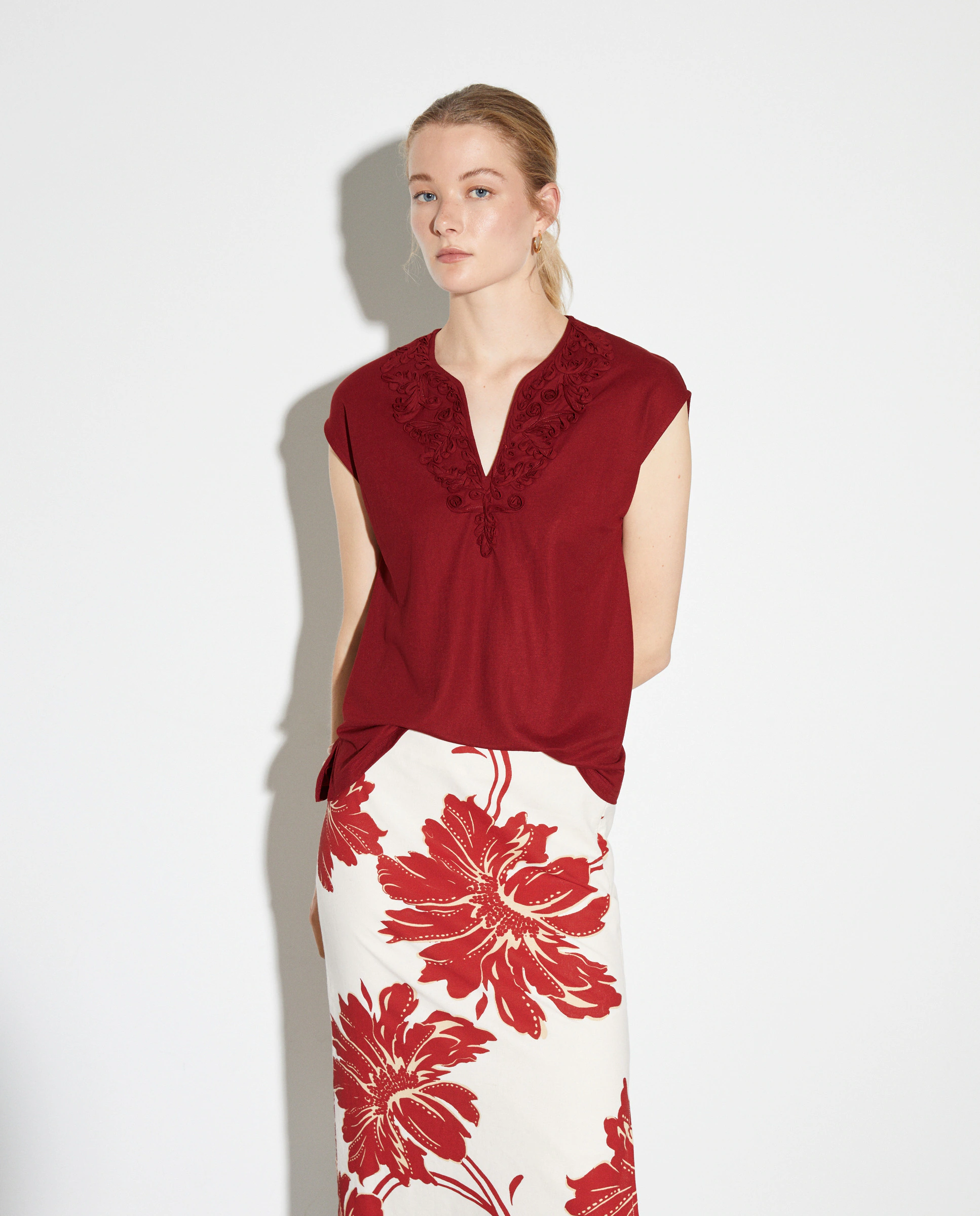 Женская однотонная майка без рукавов Woman El Corte Inglés, терракотовый
Женская однотонная майка без рукавов Woman El Corte Inglés, терракотовый