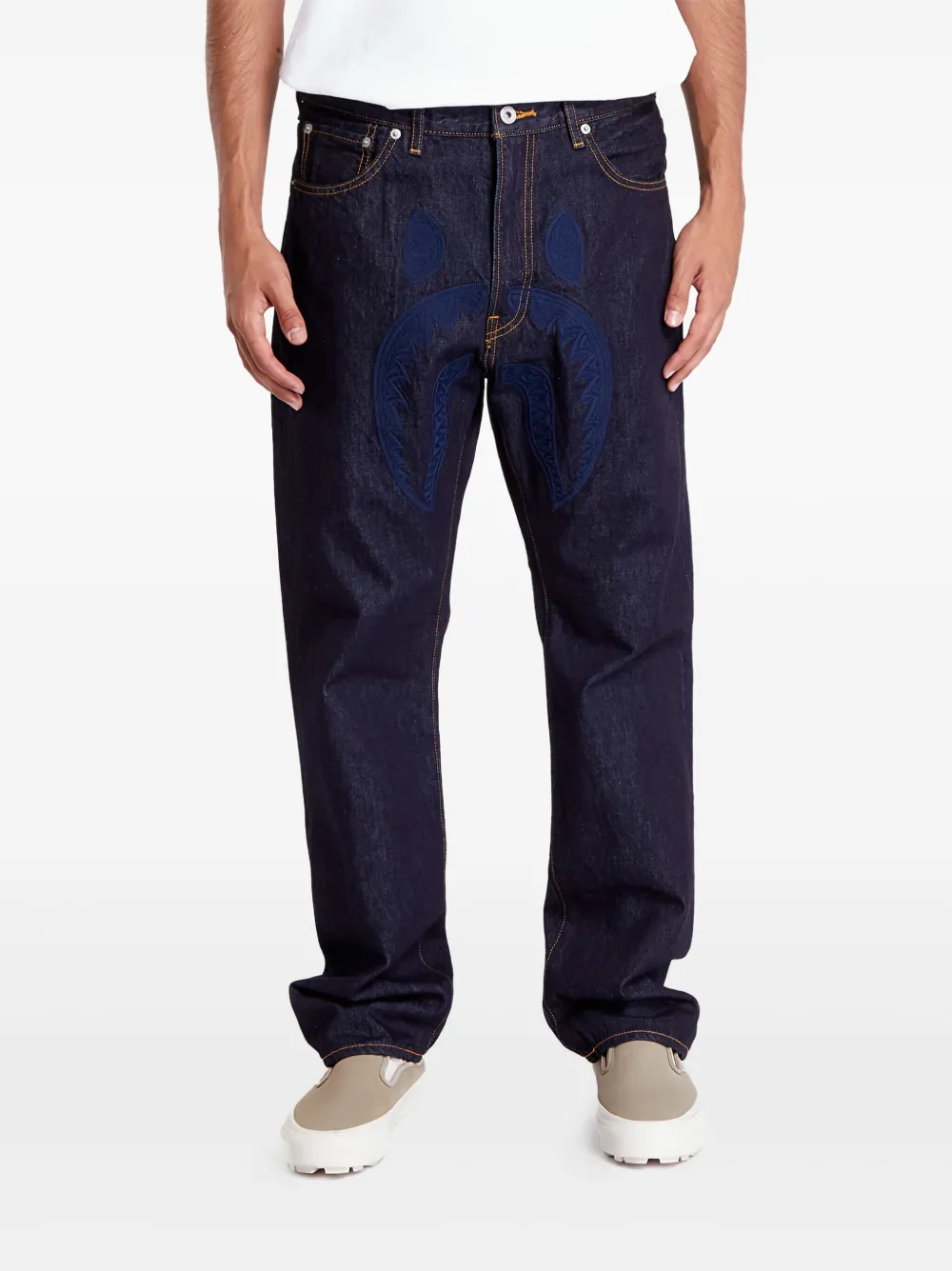 Джинсы с вышивкой A BATHING APE, синий
Джинсы с вышивкой A BATHING APE, синий