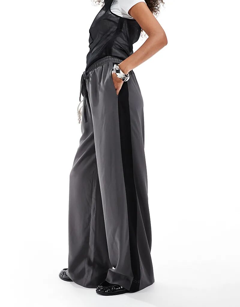 Брюки-стринги с контрастной вставкой в угольно-черном цвете ASOS DESIGN
Брюки-стринги с контрастной вставкой в угольно-черном цвете ASOS DESIGN