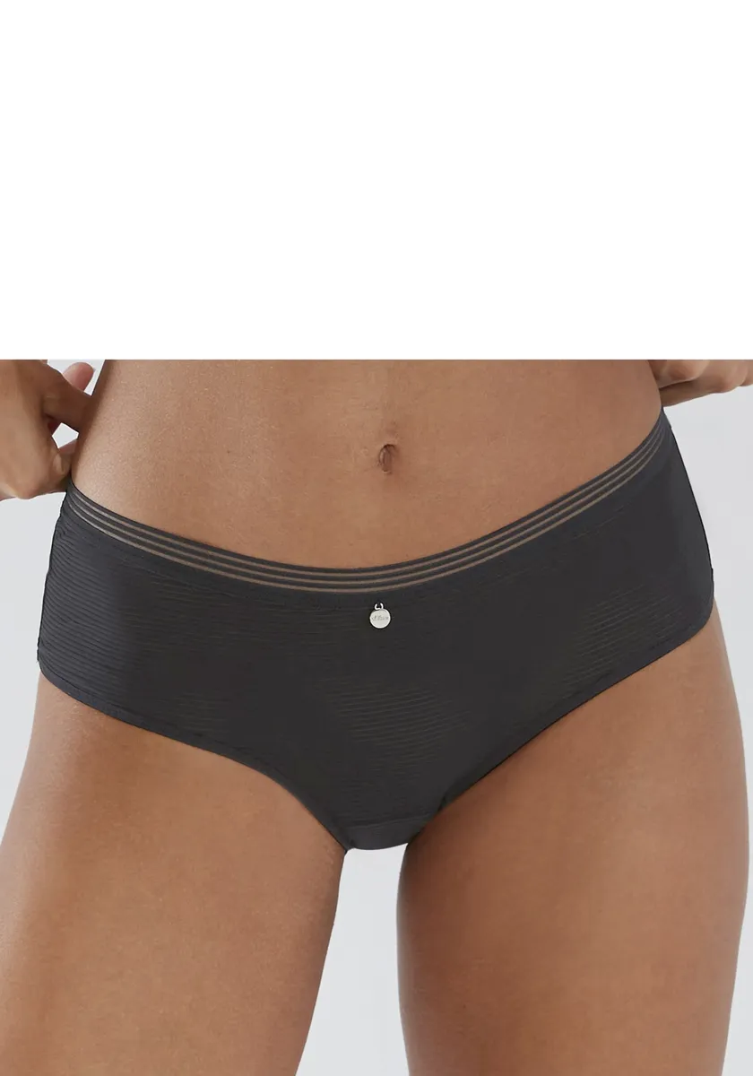 Трусики S.Oliver "Zoè" из модного кружева с графичным рисунком, черный
Трусики S.Oliver "Zoè" из модного кружева с графичным рисунком, черный