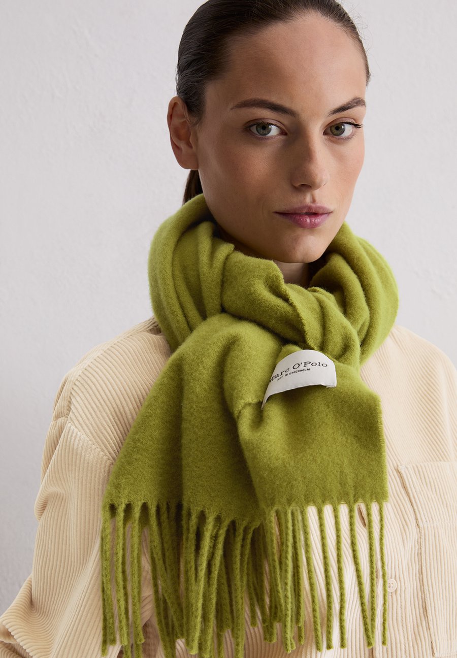 Шарф Marc O'Polo EXTRA LONG STYLE FRINGES, Bright Pea/Green
Шарф Marc O'Polo EXTRA LONG STYLE FRINGES, Bright Pea/Green