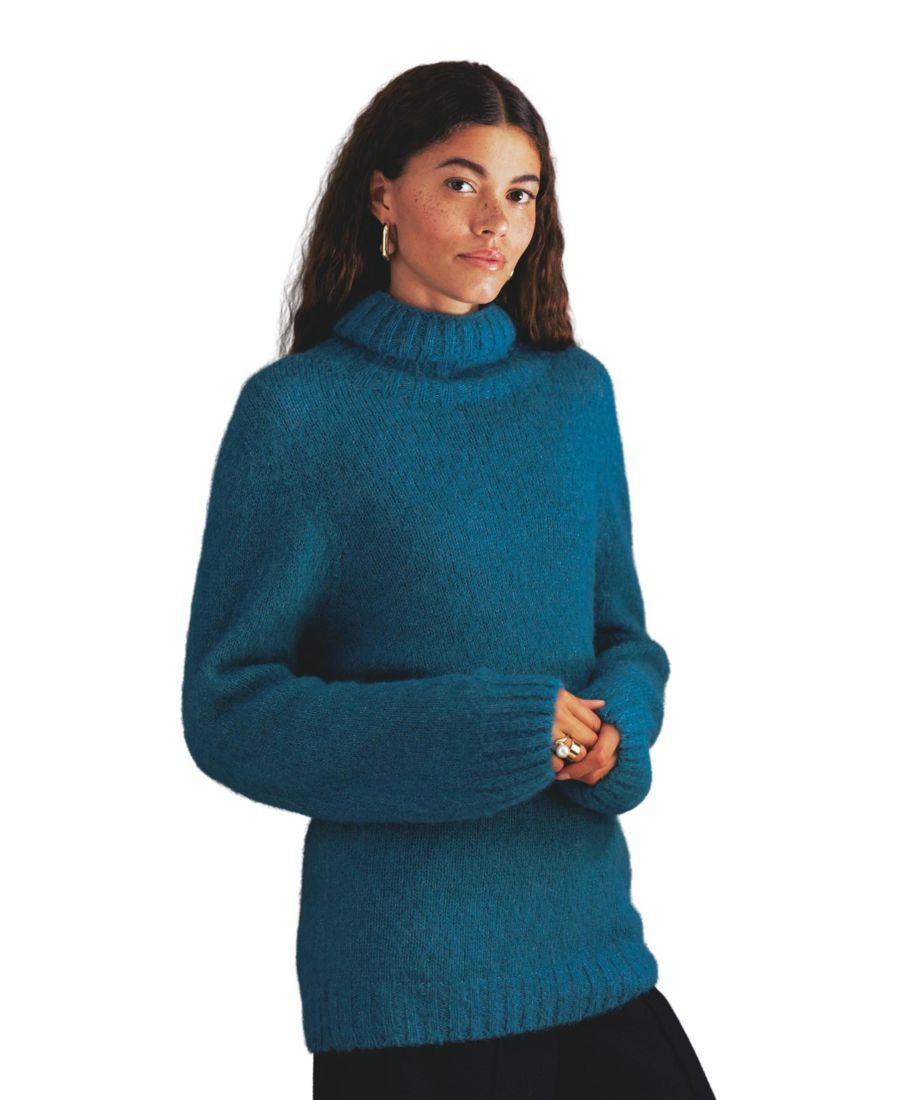 Женский свитер с высоким воротником из альпаки Cott Slch Celtic & Co, Deep icelandic blue
Женский свитер с высоким воротником из альпаки Cott Slch Celtic & Co, Deep icelandic blue