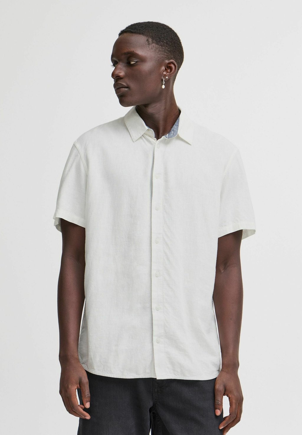 Рубашка BHBOBBY Blend, белый
Рубашка BHBOBBY Blend, белый