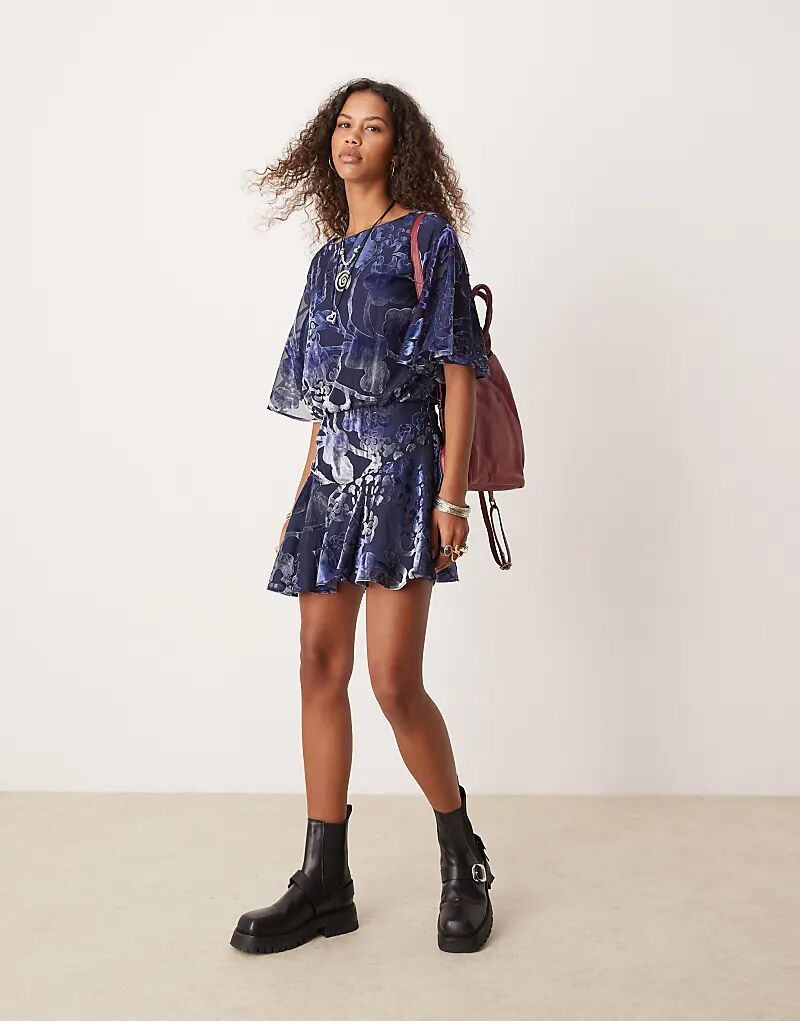 Воздушная мини-платье devore boho королевского синего цвета Free People
Воздушная мини-платье devore boho королевского синего цвета Free People