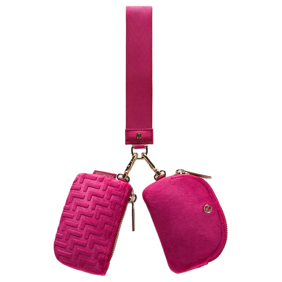 Lululemon Клатч из полиэстера Women's Berry Festival Color
Lululemon Клатч из полиэстера Women's Berry Festival Color