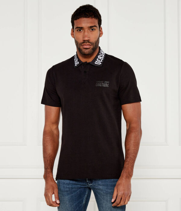 Поло мужское Versace Jeans Couture с надписью на воротнике, черный
Поло мужское Versace Jeans Couture с надписью на воротнике, черный
