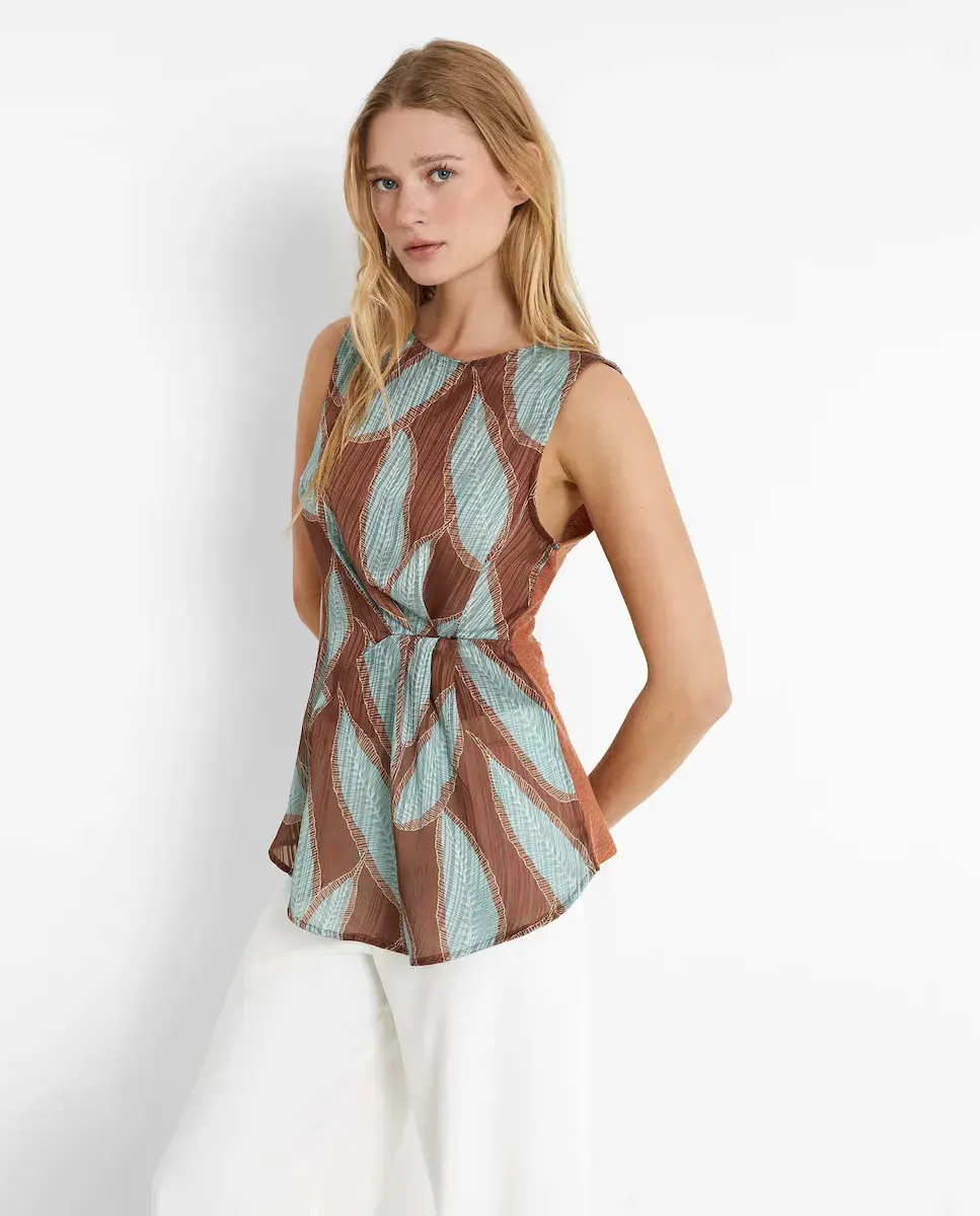 Женский топ с драпировкой и принтом Trucco, мультиколор
Женский топ с драпировкой и принтом Trucco, мультиколор