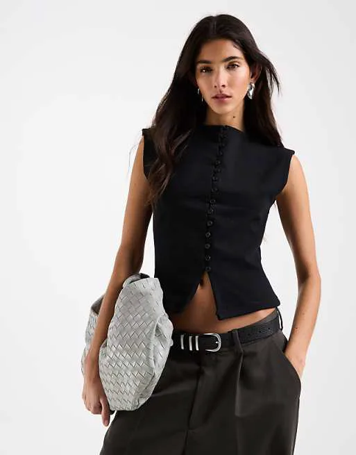 Черный компактный хлопковый топ с пуговицами на рукавах ASOS DESIGN
Черный компактный хлопковый топ с пуговицами на рукавах ASOS DESIGN