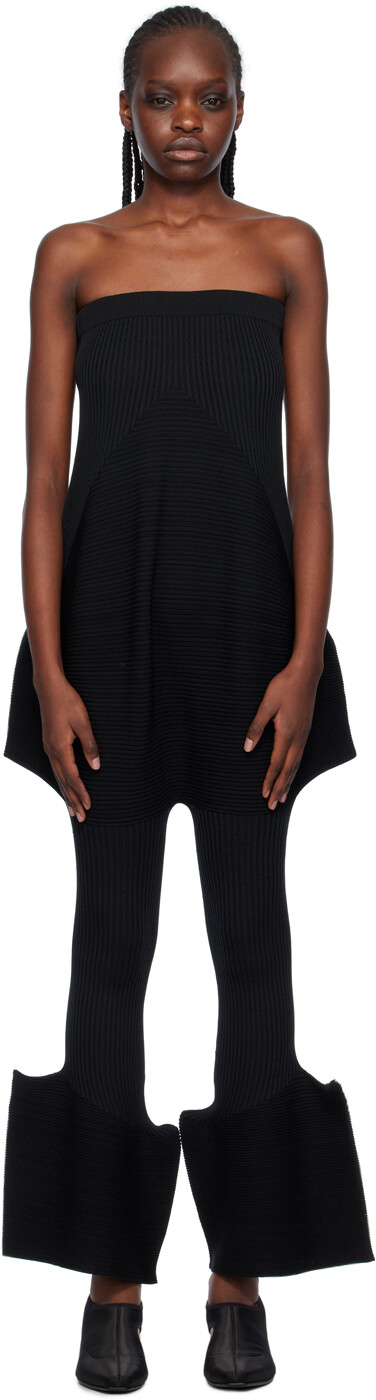 Черный комбинезон Exuberance Issey Miyake
Черный комбинезон Exuberance Issey Miyake