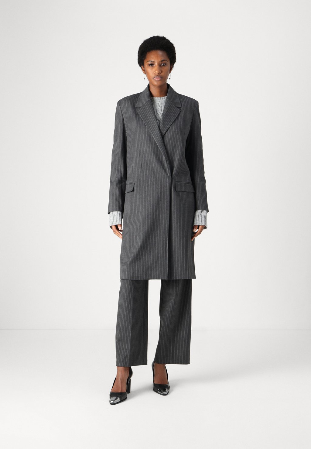 Классическое пальто TORRINO PINSTRIPESD 2nd Day, темно-серый
Классическое пальто TORRINO PINSTRIPESD 2nd Day, темно-серый