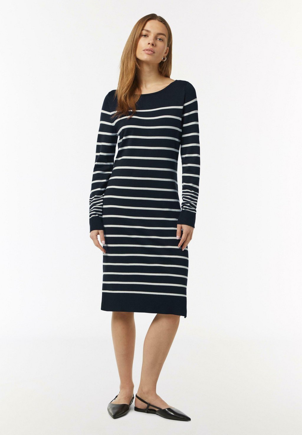 Платье-джемпер MIT AUSSCHNITT comma, темно-синий 
Платье-джемпер MIT AUSSCHNITT comma, темно-синий