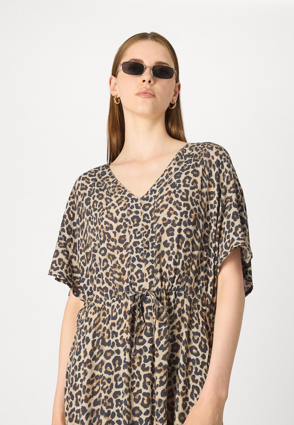 Повседневное платье ONLCIKKA V-NECK DRESS ONLY, серый
Повседневное платье ONLCIKKA V-NECK DRESS ONLY, серый