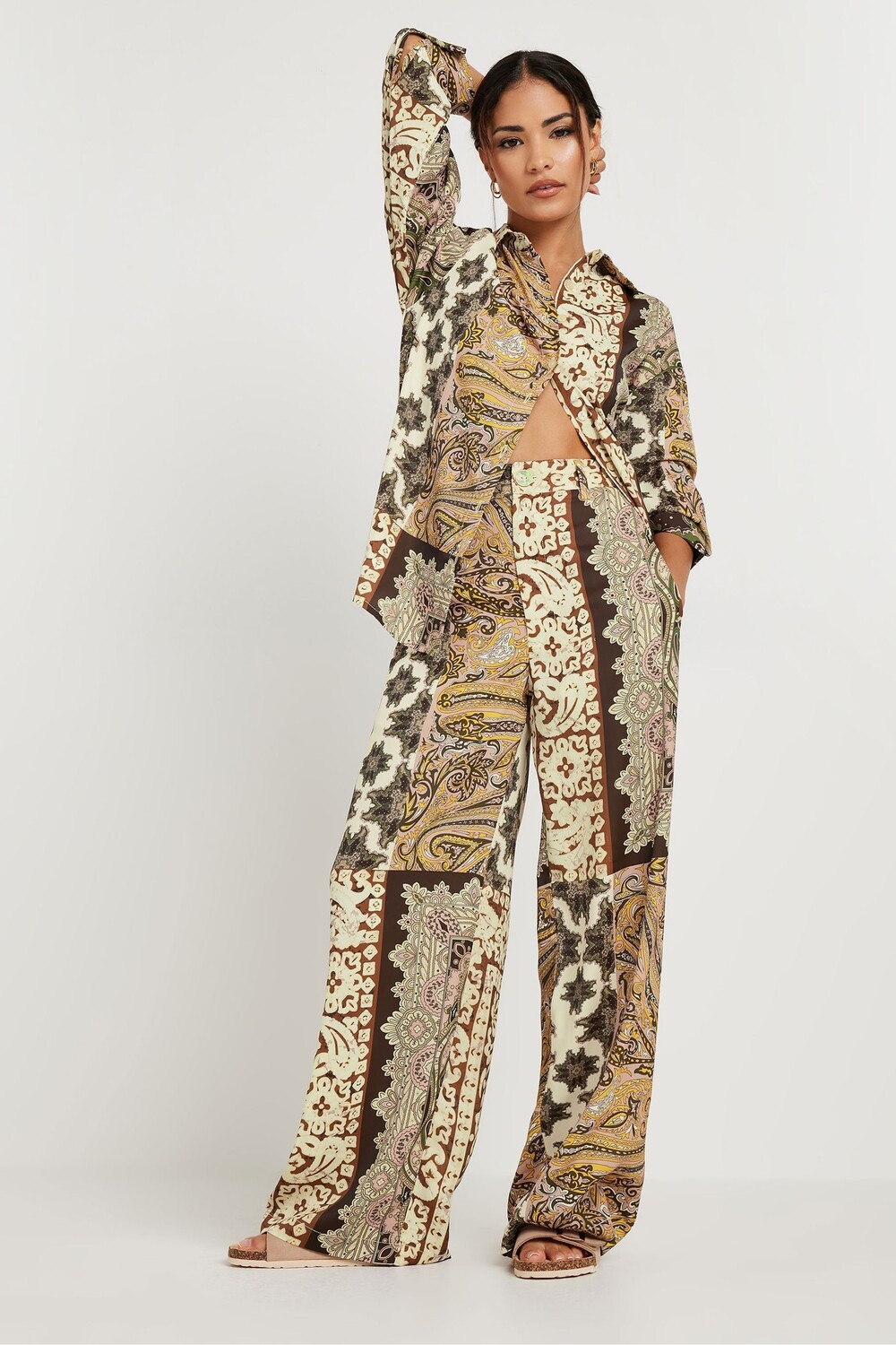 Широкие брюки в стиле бохо пэчворк Pixiegirl Petite, коричневый
Широкие брюки в стиле бохо пэчворк Pixiegirl Petite, коричневый