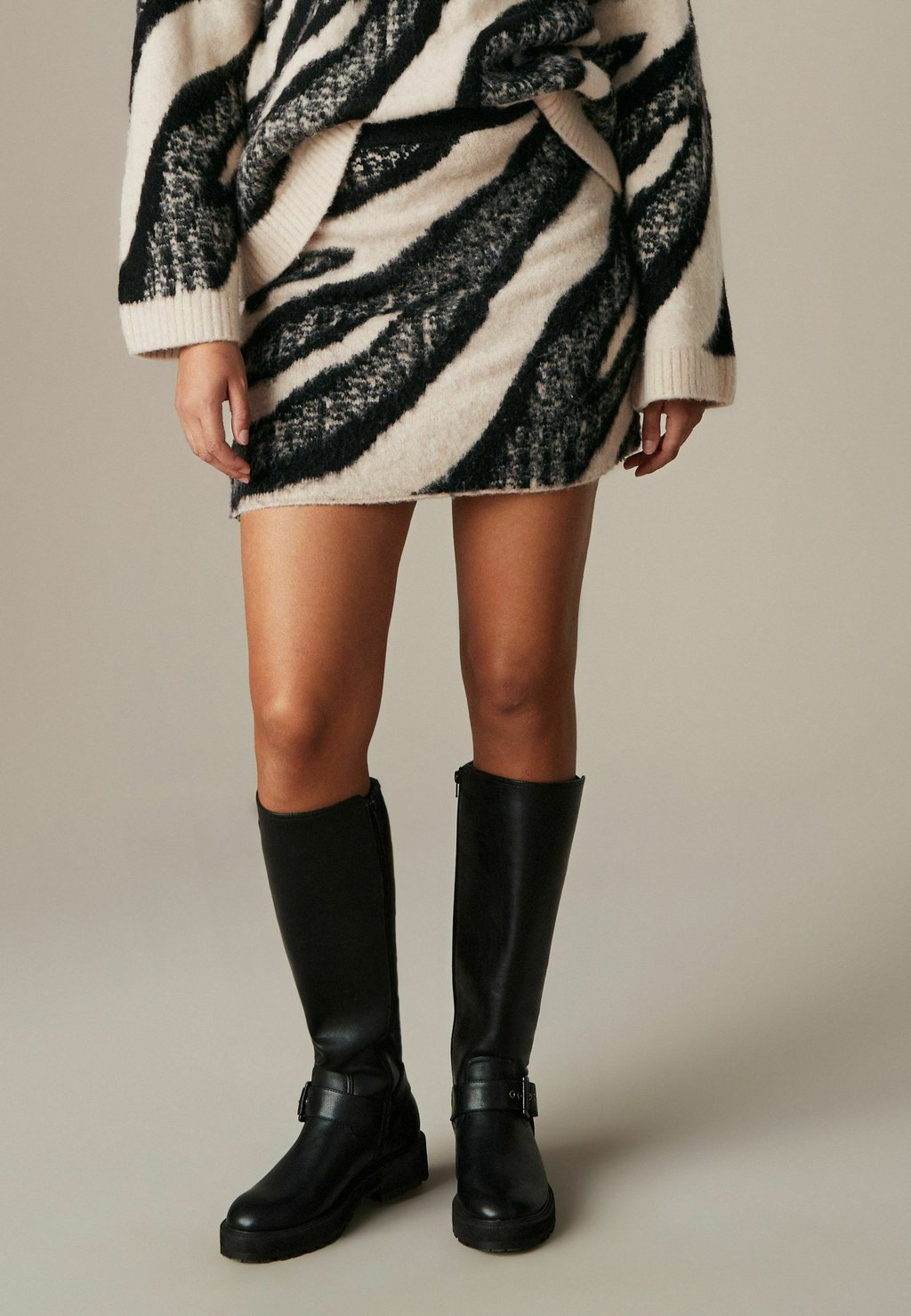 Мини-юбка Next, черный
Мини-юбка Next, черный