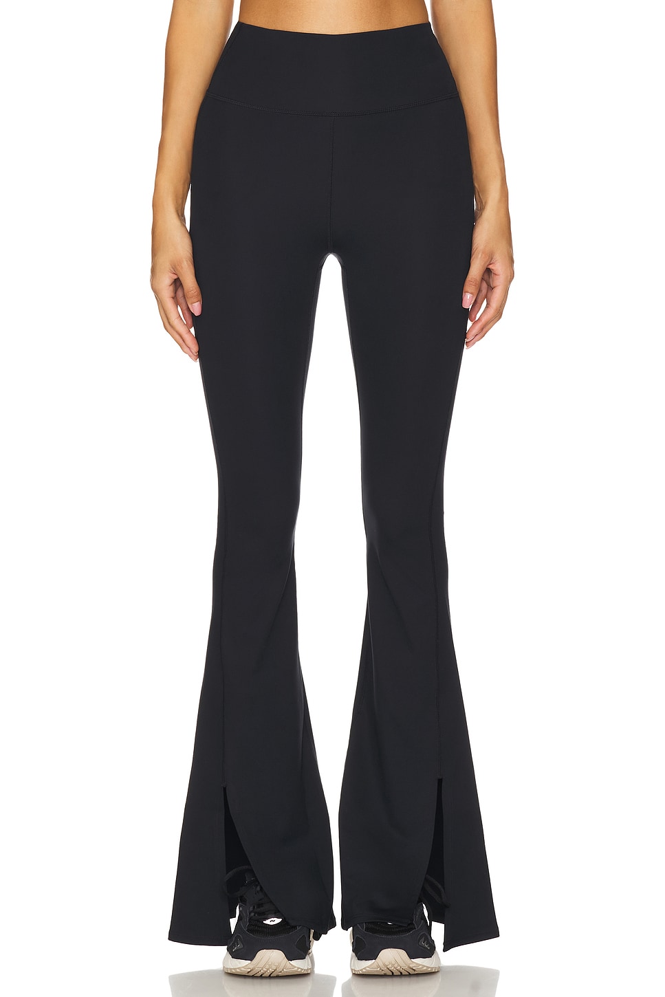 Расклешенные брюки movewell porter Wellbeing + Beingwell, черный
Расклешенные брюки movewell porter Wellbeing + Beingwell, черный