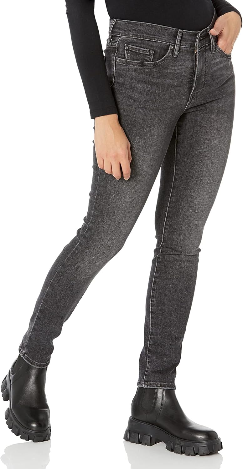 Женские джинсы Levi's Plus Size 721 с высокой талией и зауженными джинсами, Black Worn In
Женские джинсы Levi's Plus Size 721 с высокой талией и зауженными джинсами, Black Worn In