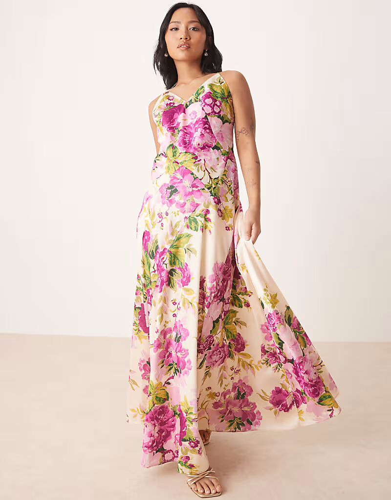 Платье макси Hope & Ivy Petite с перекрещивающимися бретелями на спине в бело-розовом цвете с цветочным принтом