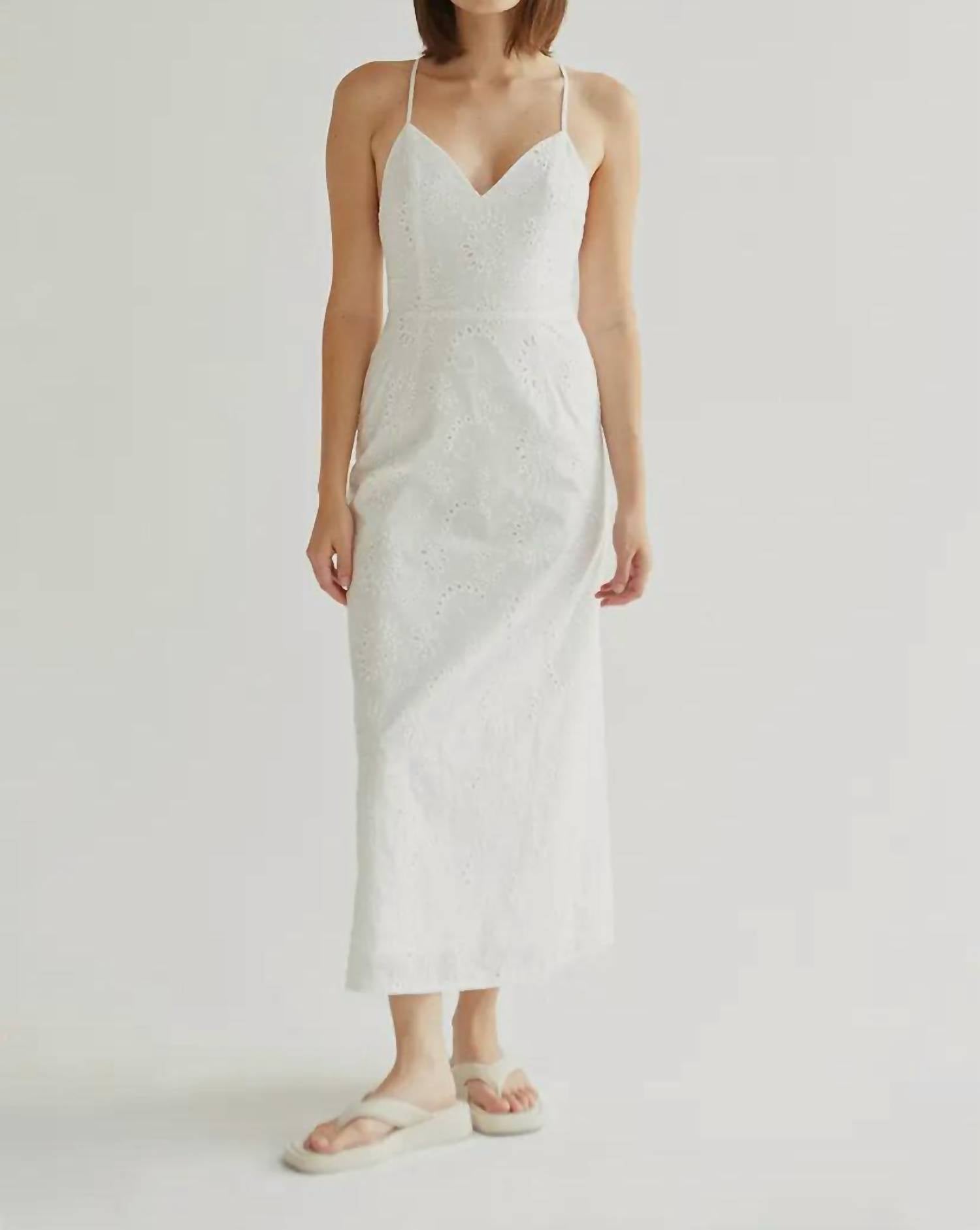 Платье из хлопка с люверсами белого цвета CRESCENT
Платье из хлопка с люверсами белого цвета CRESCENT