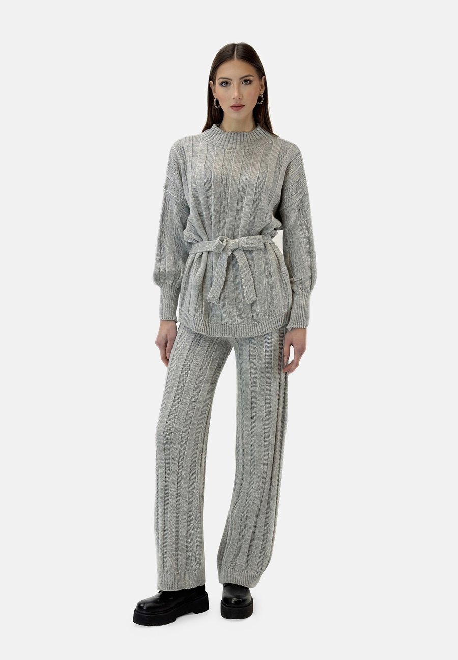 Джемпер Elara SET , Grau/Light Grey
Джемпер Elara SET , Grau/Light Grey