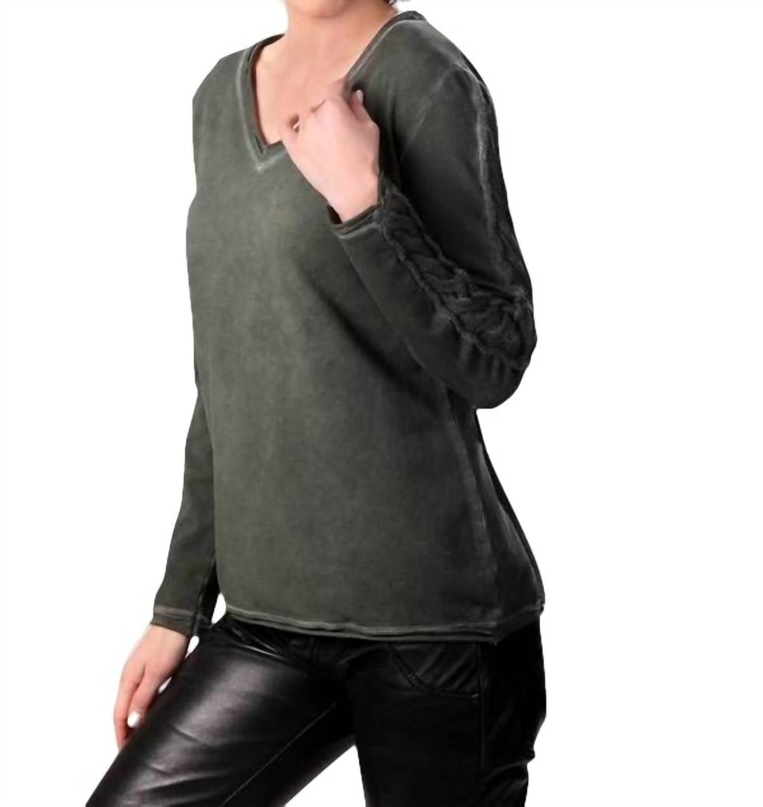 Топ с V-образным вырезом цвета оливы ANGEL, оливковый
Топ с V-образным вырезом цвета оливы ANGEL, оливковый