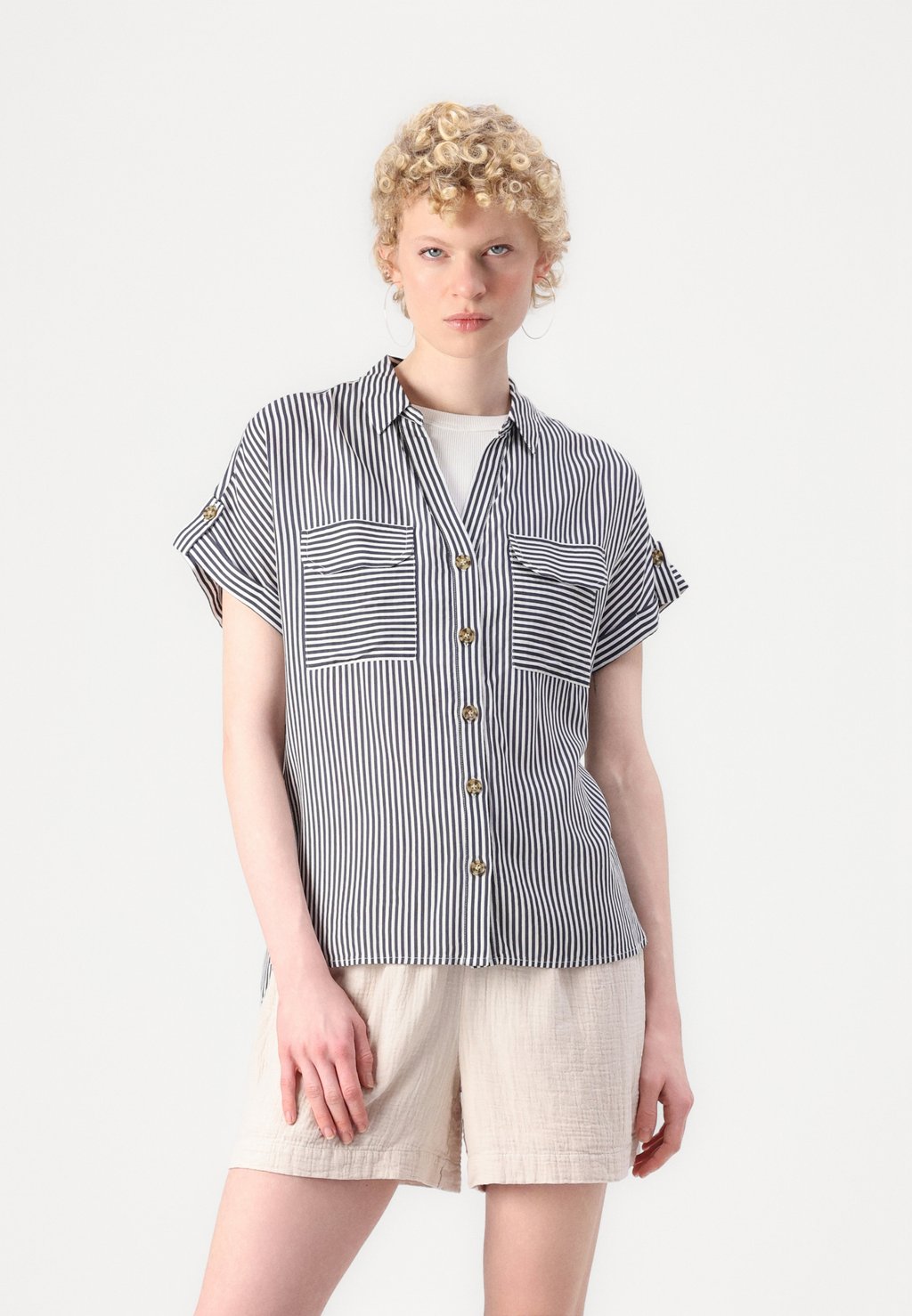 Блузка на пуговицах VMBUMPY Vero Moda, кремовый
Блузка на пуговицах VMBUMPY Vero Moda, кремовый