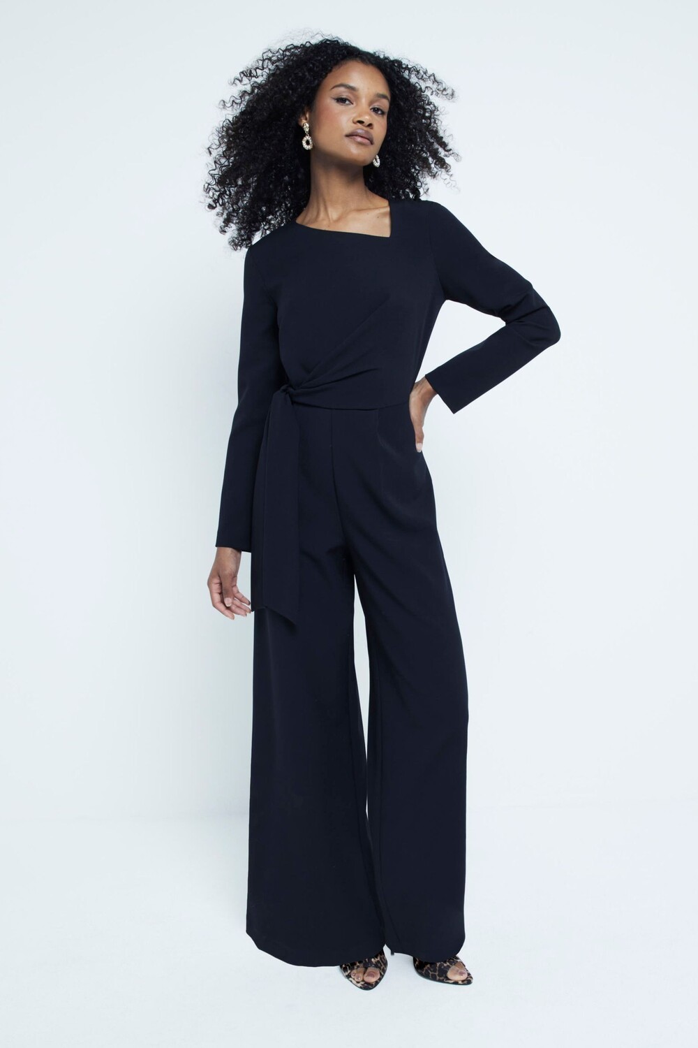 Комбинезон с запахом спереди River Island, черный
Комбинезон с запахом спереди River Island, черный