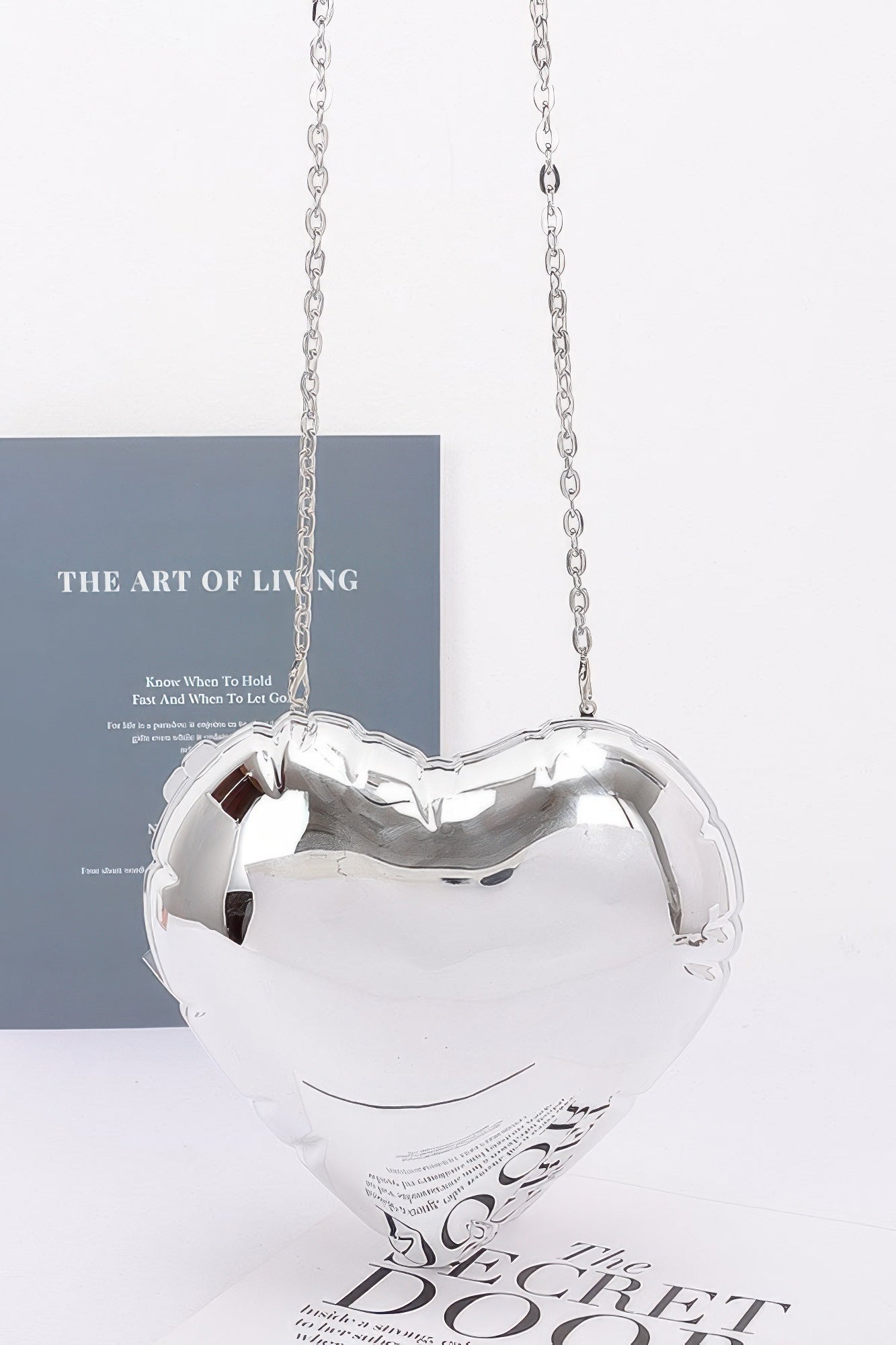 Женская акриловая сумка-чехол FASHNZFAB, серебряный
Женская акриловая сумка-чехол FASHNZFAB, серебряный