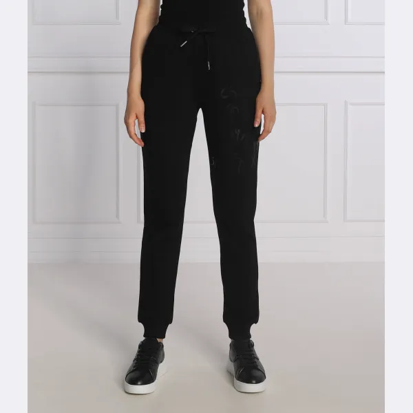 Спортивные брюки стандартного кроя Armani Exchange, черный
Спортивные брюки стандартного кроя Armani Exchange, черный