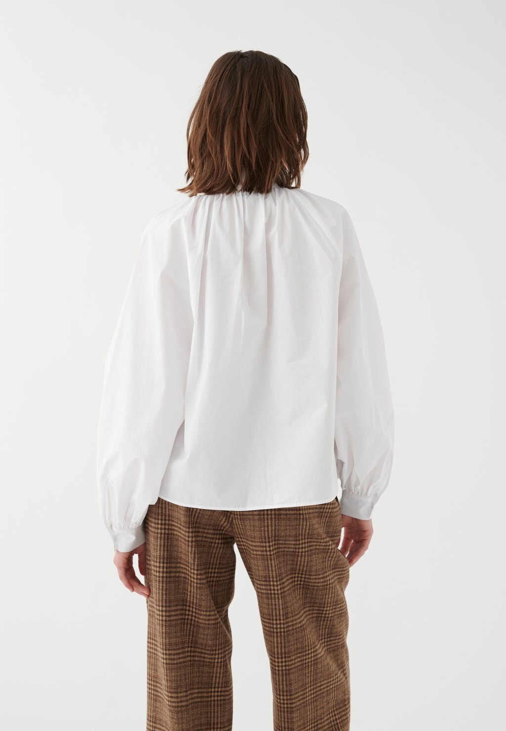 Блузка на пуговицах NITA Dea Kudibal, белый
Блузка на пуговицах NITA Dea Kudibal, белый