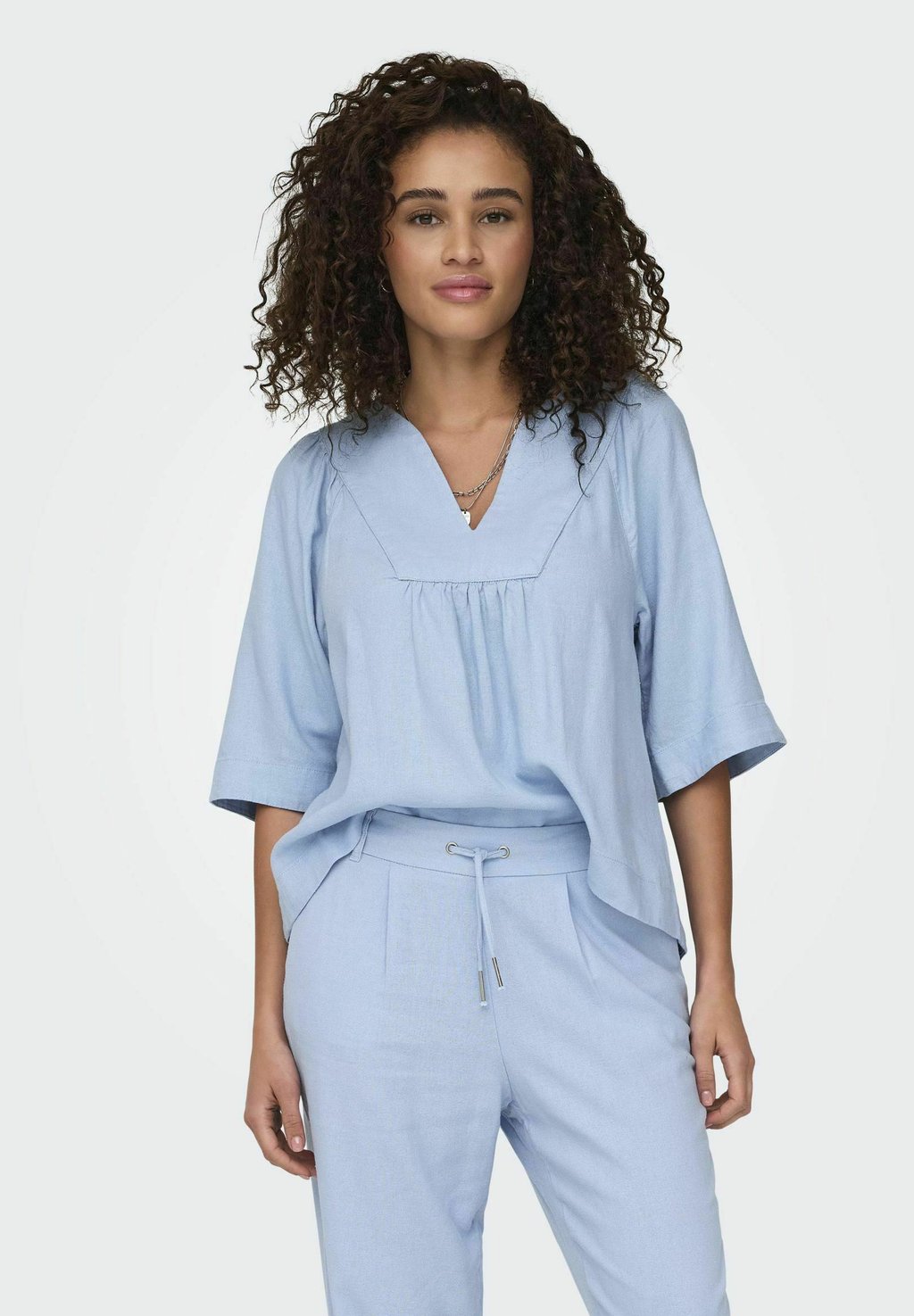 Туника ONLY, светло-голубой
Туника ONLY, светло-голубой