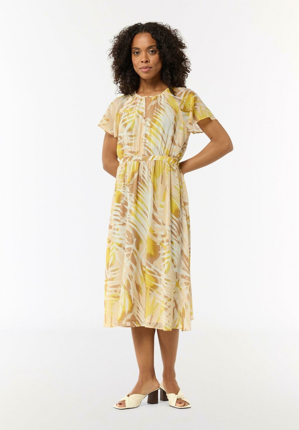 Повседневное платье comma, желтое
Повседневное платье comma, желтое