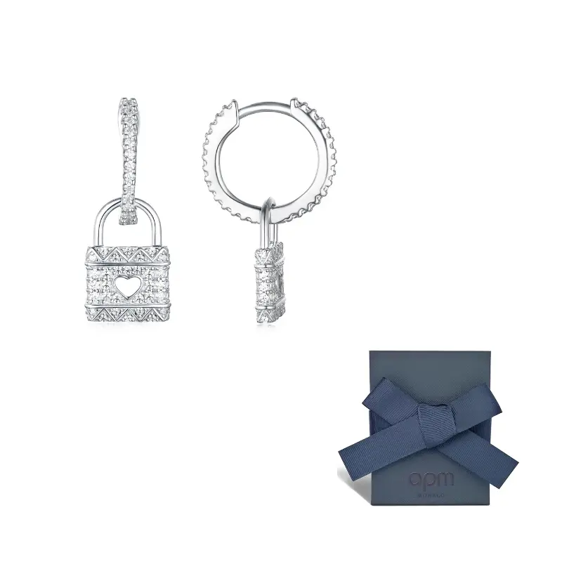 Apm Monaco Серьги MORSE CODE из серебра 925 пробы
Apm Monaco Серьги MORSE CODE из серебра 925 пробы