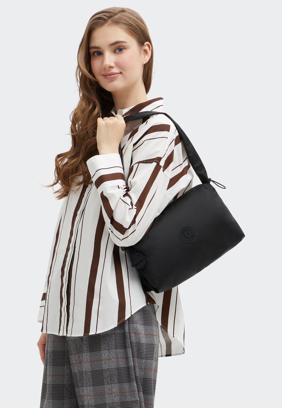 Сумка Kipling ELENI M, Simply Black/Black
Сумка Kipling ELENI M, Simply Black/Black