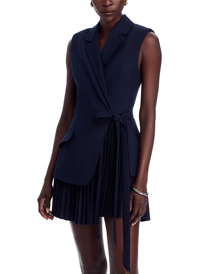 Женское платье-блейзер Eman без рукавов SIMKHAI, синий
Женское платье-блейзер Eman без рукавов SIMKHAI, синий