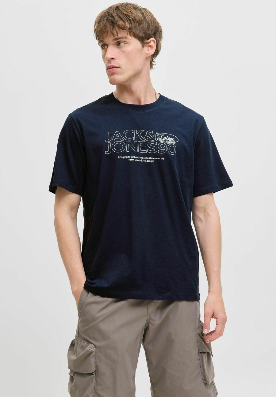 Футболка Jack & Jones GEDRUCKT RUNDHALSAUSSCHNITT , Navy Blazer/Dark Blue, Синий, Футболка Jack & Jones GEDRUCKT RUNDHALSAUSSCHNITT , Navy Blazer/Dark Blue
Футболка Jack & Jones GEDRUCKT RUNDHALSAUSSCHNITT , Navy Blazer/Dark Blue, Синий, Футболка Jack & Jones GEDRUCKT RUNDHALSAUSSCHNITT , Navy Blazer/Dark Blue