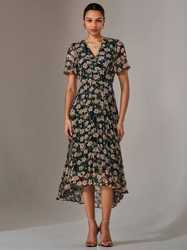 Плиссированное платье в цветочек Jolie Moi, черный
Плиссированное платье в цветочек Jolie Moi, черный