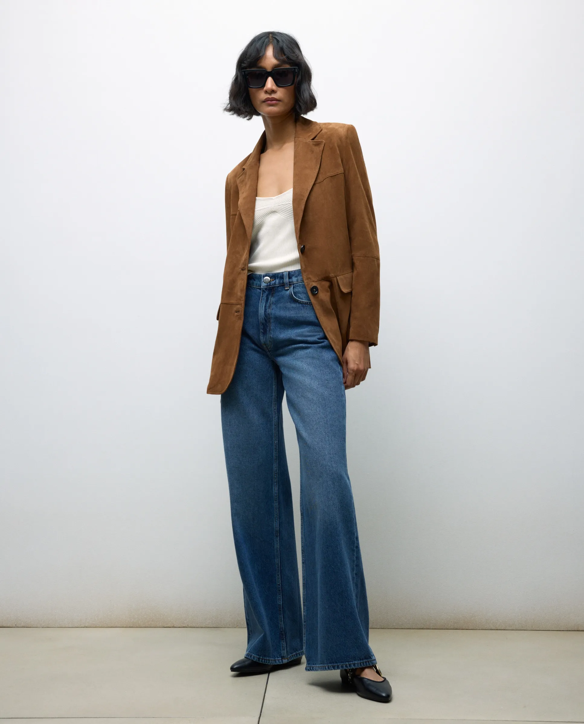 Женский замшевый блейзер Tintoretto, песочный
Женский замшевый блейзер Tintoretto, песочный