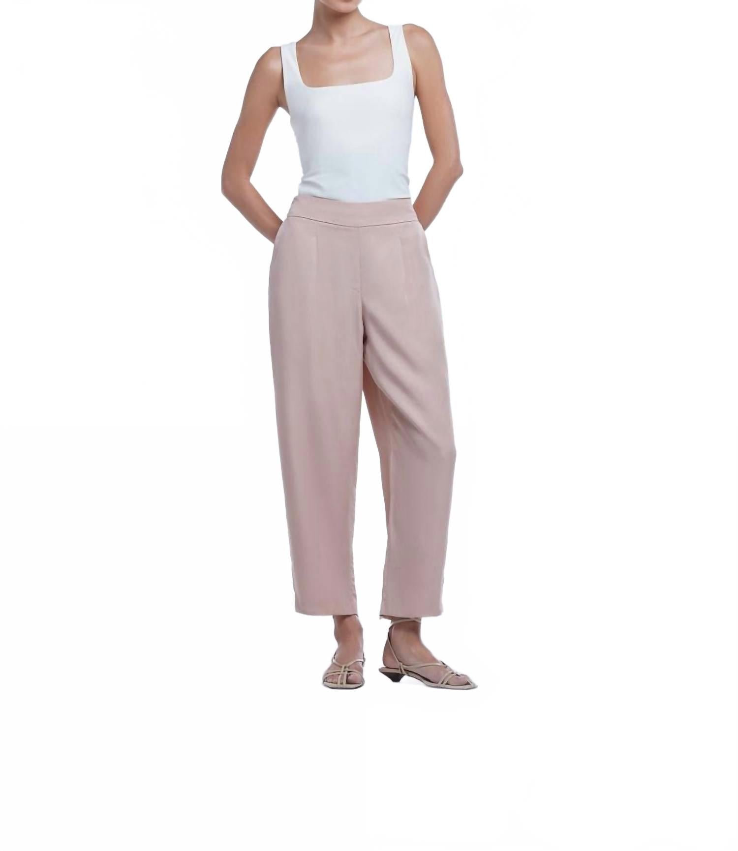 Приталенные брюки средней посадки в цвете бледно-розовый Dāl the Label
Приталенные брюки средней посадки в цвете бледно-розовый Dāl the Label