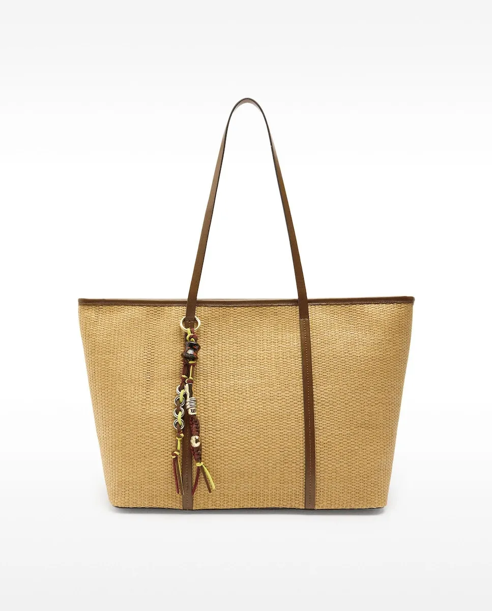 Сумка-шоппер из эффекта рафии с застежкой-молнией и съемным брелоком Parfois, коричневый
Сумка-шоппер из эффекта рафии с застежкой-молнией и съемным брелоком Parfois, коричневый