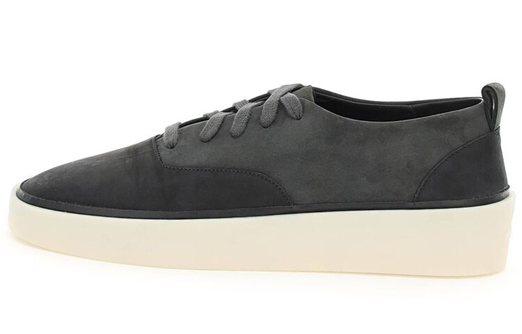 Стильные мужские кеды для скейтбординга с низким верхом черного цвета Fear Of God
Стильные мужские кеды для скейтбординга с низким верхом черного цвета Fear Of God