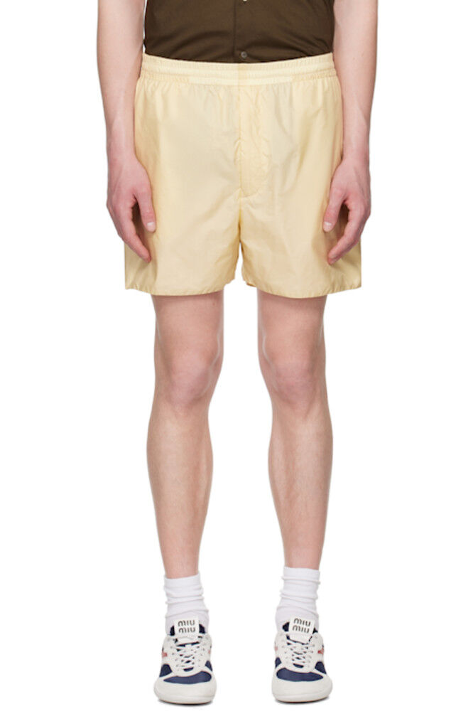 Желтые легкие прозрачные нейлоновые шорты AURALEE
Желтые легкие прозрачные нейлоновые шорты AURALEE