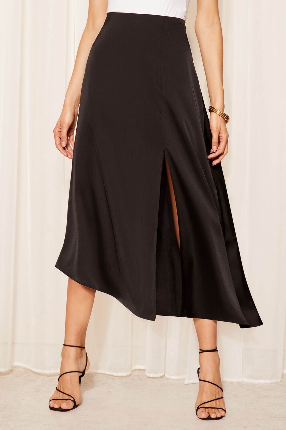 Асимметричная атласная юбка миди Friends Like These, черный
Асимметричная атласная юбка миди Friends Like These, черный