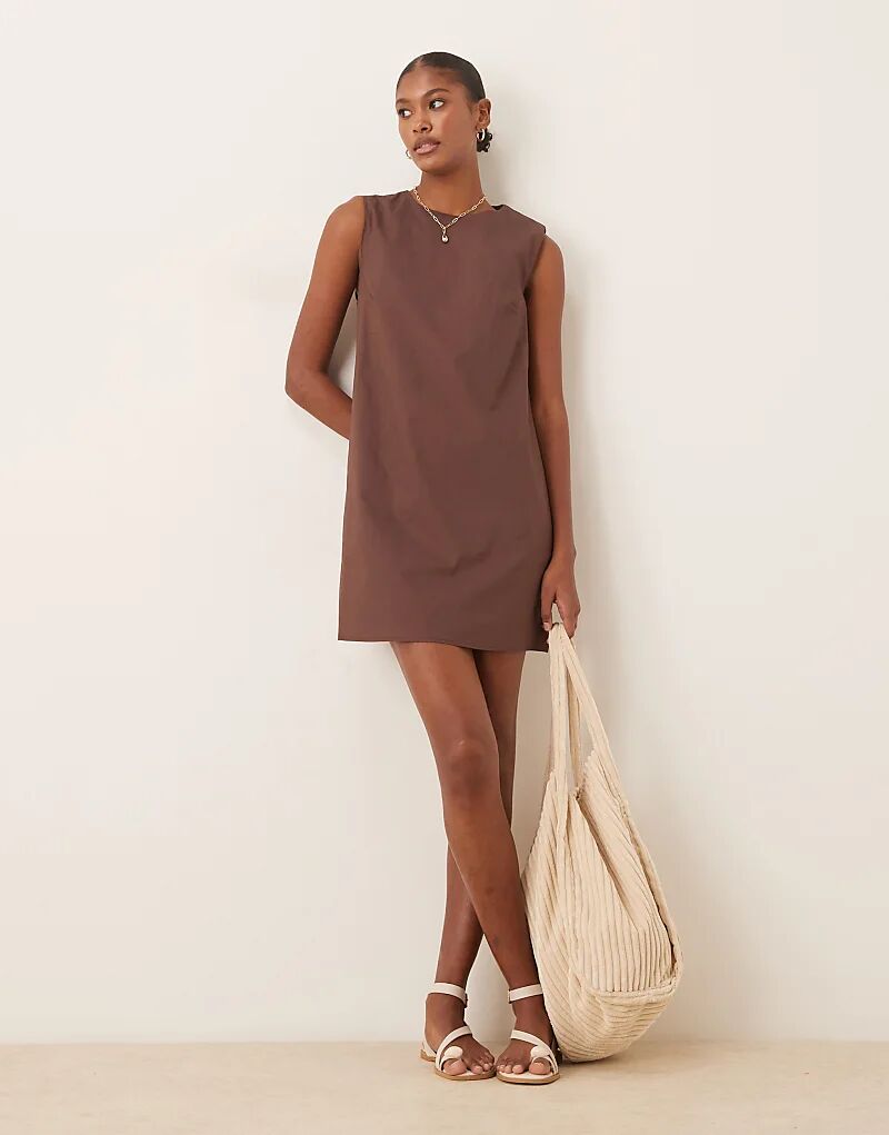 Гламурное мини-платье шоколадно-коричневого цвета
Гламурное мини-платье шоколадно-коричневого цвета
