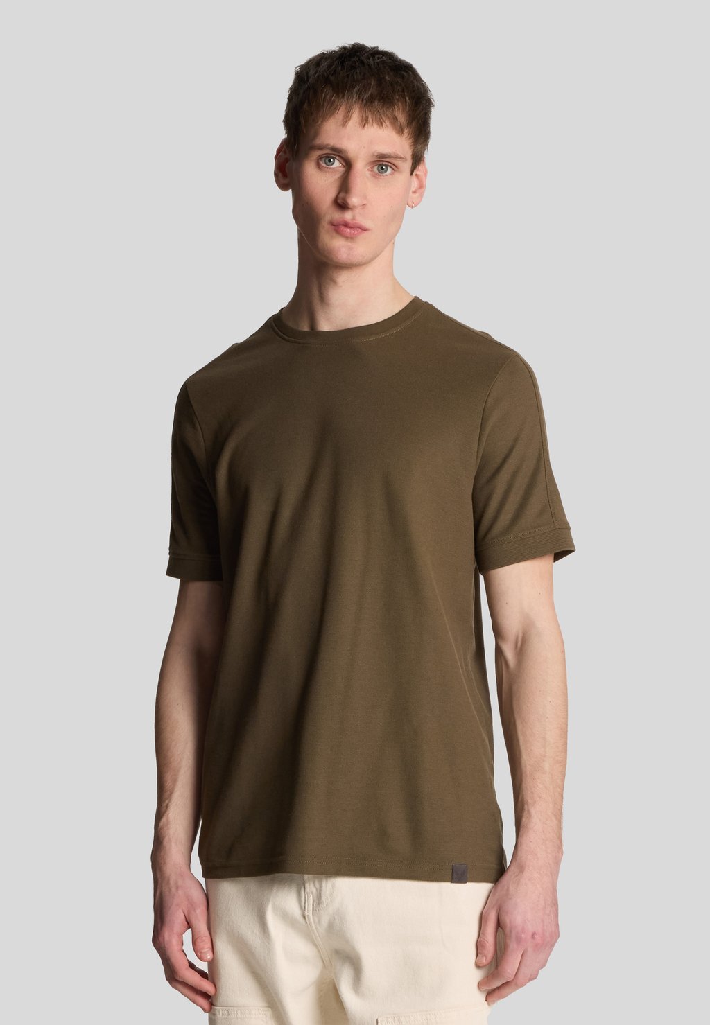 Базовая футболка PANELLED T-SHIRT Lyle & Scott, хаки
Базовая футболка PANELLED T-SHIRT Lyle & Scott, хаки