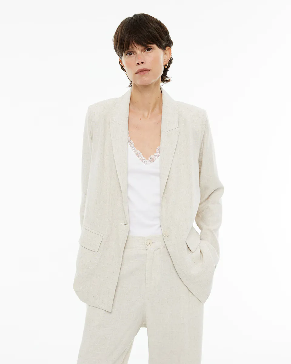 Женский струящийся прямой пиджак с карманами-клапанами System Action, бежевый
Женский струящийся прямой пиджак с карманами-клапанами System Action, бежевый