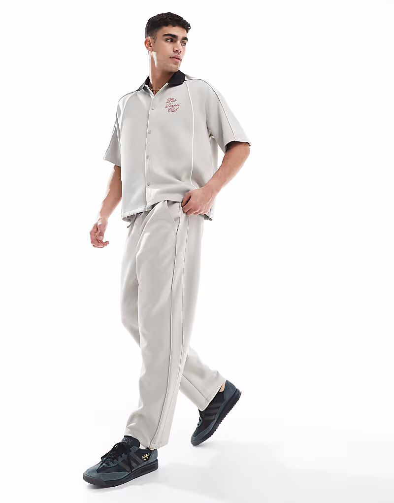 Комплект брюк Bershka без застежек серого цвета
Комплект брюк Bershka без застежек серого цвета