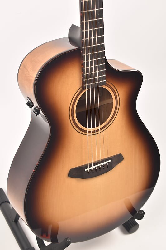 Акустическая гитара Breedlove Artista Pro Series Concert - Burnt Amber CE
Акустическая гитара Breedlove Artista Pro Series Concert - Burnt Amber CE