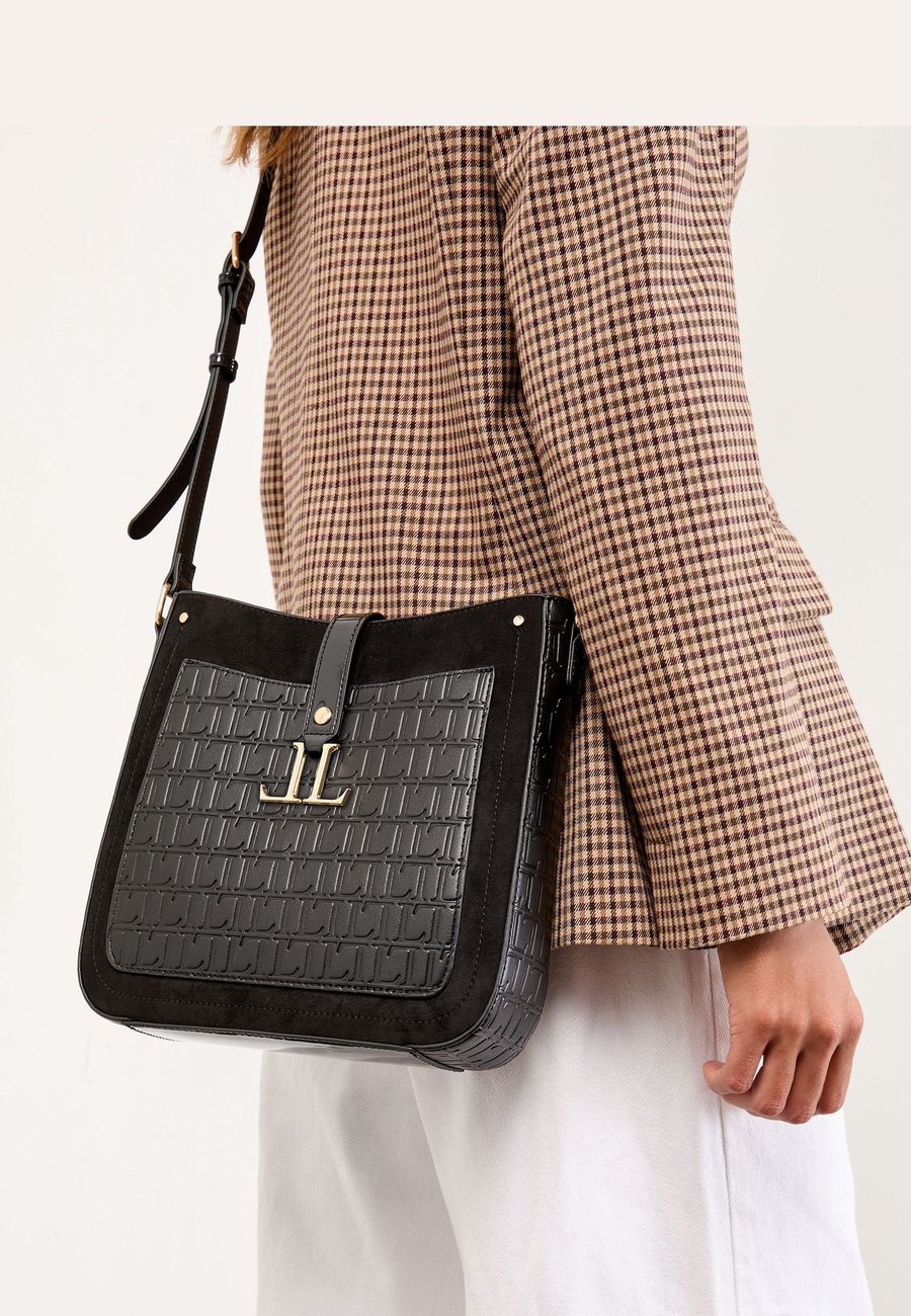 Сумка кросс-боди Lipsy EMBOSSED MESSENGER, Black
Сумка кросс-боди Lipsy EMBOSSED MESSENGER, Black