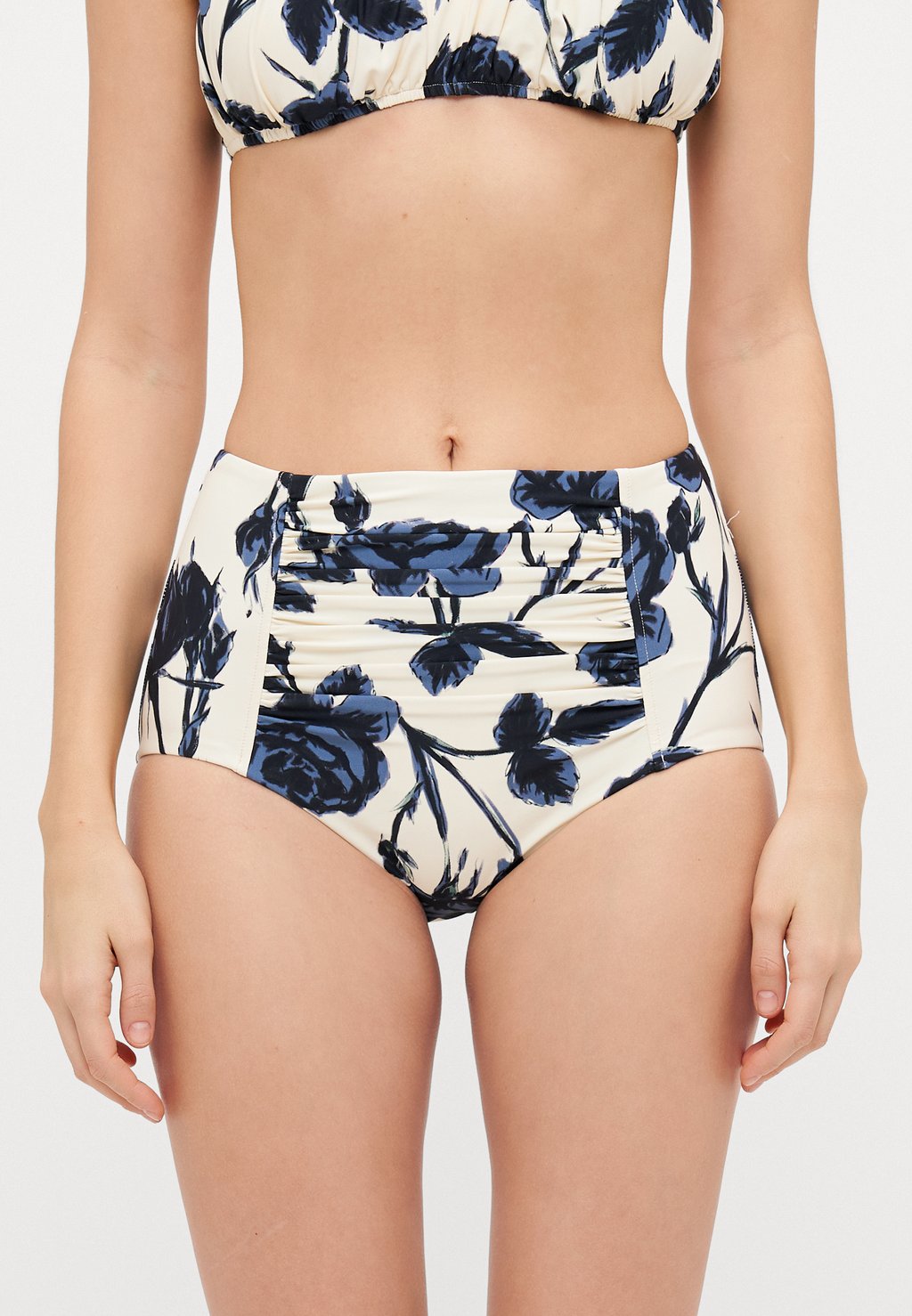 Плавки бикини ROCOCO RUCHED FRONT HIGH WAISTED Seafolly, черный
Плавки бикини ROCOCO RUCHED FRONT HIGH WAISTED Seafolly, черный