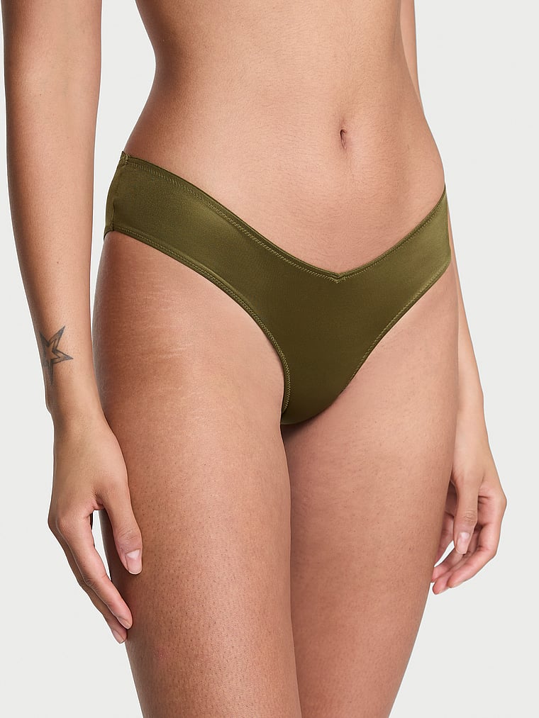 Трусики с высокой посадкой и ремешками на спине Very Sexy, smooth green chameleon
Трусики с высокой посадкой и ремешками на спине Very Sexy, smooth green chameleon